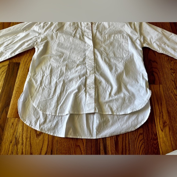 Sundry for Evereve white cotton poplin
elastic cuff long sleeve button shirt 2 - Picture 4 of 10